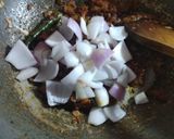 A picture of step 4 of Paneer do pyaza.