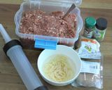 Hình bước làm 1 của món Xúc xích Đức