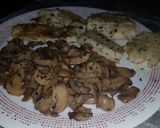 Foto del paso 3 de la receta: Merluza con champiñones al ajillo