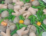 Foto langkah ke 4 dari resep Sayur Sop BaSo (Bakso Sosis).
