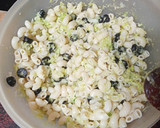 Foto del paso 3 de la receta: Ensaladilla rusa de pasta con atún y huevo duro