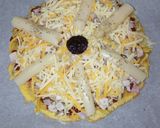 Foto del paso 4 de la receta: Pizza, con base de tortilla y patatinas