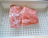 Foto del paso 2 de la receta: Salmón marinado