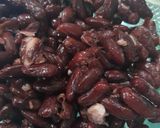 A picture of step 1 of Red kidney beans salad.