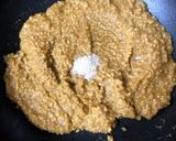 A picture of step 3 of Nolen Gurer Millet Oats Modak.