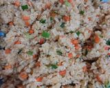 Foto langkah ke 3 dari resep Egg Roll Fried Rice (Nasi Goreng Gulung Telur).