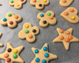 Foto del paso 5 de la receta: Galletitas de vainilla económicas, rendidoras sin manteca y fáciles de hacer