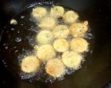 A picture of step 4 of Loaki k pakoray 🥒 🥒.