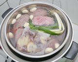 A picture of step 5 of Clear Stewed Radish and Beef Soup (Rice Cooker Version).