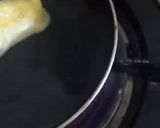 รูปขั้นตอนการทำที่ 3 ของ ข้าวกะเพราหมูกรอบ ไข่เจียว