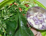Foto langkah ke 1 dari resep Oseng ikan cabe ijo.