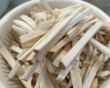 Hình bước làm 1 của món Nấm Đùi Gà Trộn Thính