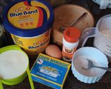 A picture of step 1 of Banana pancakes 😋😋.