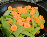 Foto del paso 4 de la receta: Garbanzos fritos con verduras