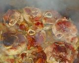 Foto del paso 2 de la receta: Osobuco de cerdo en salsa de tomate 🍅