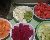 Foto langkah ke 1 dari resep Salad Buah Mayones.