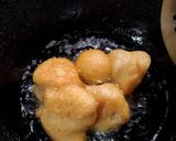A picture of step 3 of Dahi Vada.