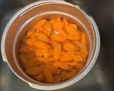 Une image de l'étape 9 de Salade de brede mafane au céleri,carottes,pois chiches, tomates et oignon.