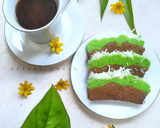 Foto langkah ke 6 dari resep Bolu cokelat pandan kukus.