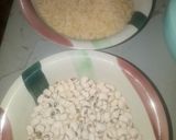 A picture of step 1 of Rice with beans.