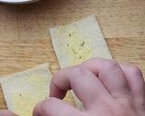 Foto langkah ke 4 dari resep Ide bekal - roti gulung sosis keju.