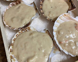Foto del paso 6 de la receta: Vieiras rellenas gratinadas con bechamel al horno