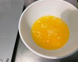 Une image de l'étape 1 de Gâteau fondant aux 3 prunes, pommes et mûres.