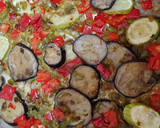 Foto del paso 9 de la receta: Chuletas de lechón con ajos tiernos, verduras y miel
