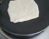 A picture of step 3 of Veg noodles paratha.