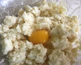 Foto langkah ke 2 dari resep Potato pom-pom (bola-bola kentang keju).