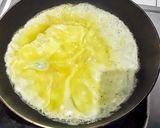 Foto langkah ke 3 dari resep Telur dadar mozarella DEBM.