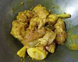 Foto langkah ke 2 dari resep Ayam Goreng Bumbu Kuning.