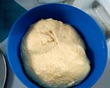 Foto langkah ke 4 dari resep Cheezy Sausage Boat.