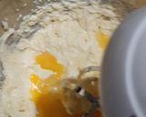 A picture of step 4 of Simple vanilla cake.