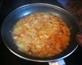 Foto del paso 1 de la receta: Bastoncillos de perca empanados con cebolla caramelizada