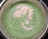 Spenótos palacsintafalatkák paprikás - fokhagymás túrókrémmel töltve recept fázis 2 fotója