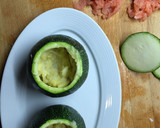 Foto del paso 4 de la receta: Calabacitas rellenas de salmón y queso