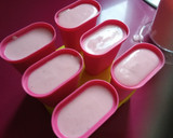 Foto del paso 2 de la receta: Polos de fresa y queso (helado)