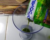 Foto langkah ke 2 dari resep Mangga matcha latte.