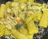 Foto del passaggio 7 della ricetta Pasta con crema di zucchine