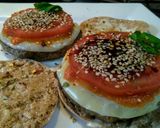 Foto del paso 13 de la receta: HAMBURGUESAS De Pollo al Salmorejo con Pan Pita...!
