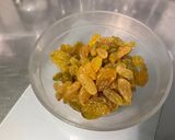 Une image de l'étape 1 de Far aux raisins secs et vanille.