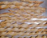 Foto del paso 3 de la receta: Palitos de Queso con Masa de Hojaldre