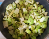 Foto del paso 2 de la receta: Crema de apio con poro y chayote