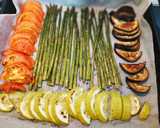 Foto del paso 2 de la receta: Costillas churrasco de cerdo con manzanas y verduras