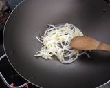 Foto del paso 2 de la receta: Ensalada tibia de arroz repollo tomate