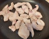 Foto langkah ke 1 dari resep Chicken Stroganoff.