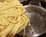 Foto del paso 8 de la receta Tallarines frescos con variado de setas en salsa blanca