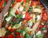 Foto langkah ke 3 dari resep Pindang tongkol kuah kecap 🐟🍅.