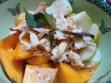 Salad trái cây trộn ức gà nướng